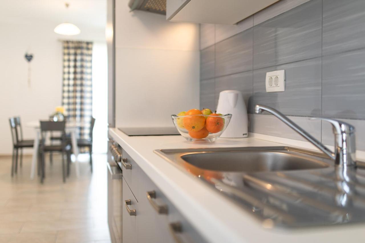 Apartments Otia Seaview Porat  Exterior photo